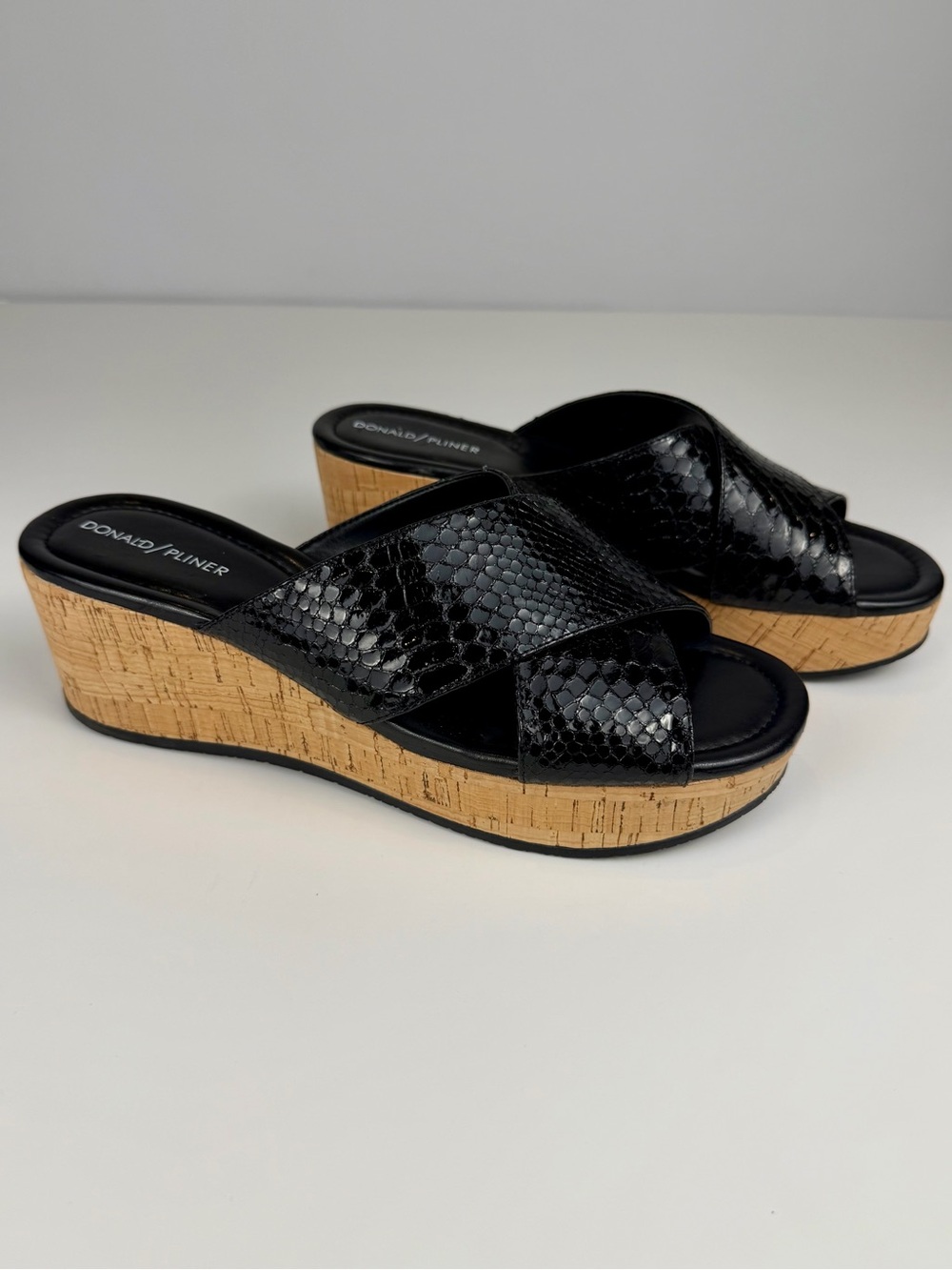 Donald Pliner Savee Wedge Sandal Black Snake Embossed Cork Wedge Size 10M